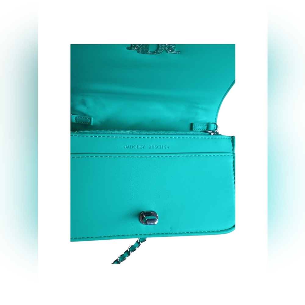 Badgley Mischka Elegant Turquoise Quilted Shoulder Bag - Picture 5 of 5